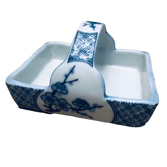 Blue Pattern Asian Porcelain Appetizer Dipping Sauce Dishes Set of 4 - Picture 2 of 8